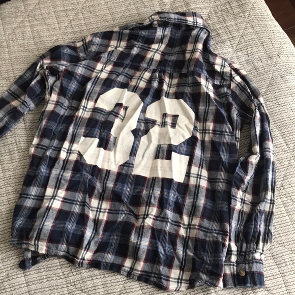 Brandy Melville Tops - Brand Melville Flannel with graphic on back
